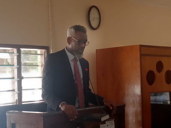 Lawyer Turana ole Kina testifying before Kilifi chief magistrate James Mwaniki 